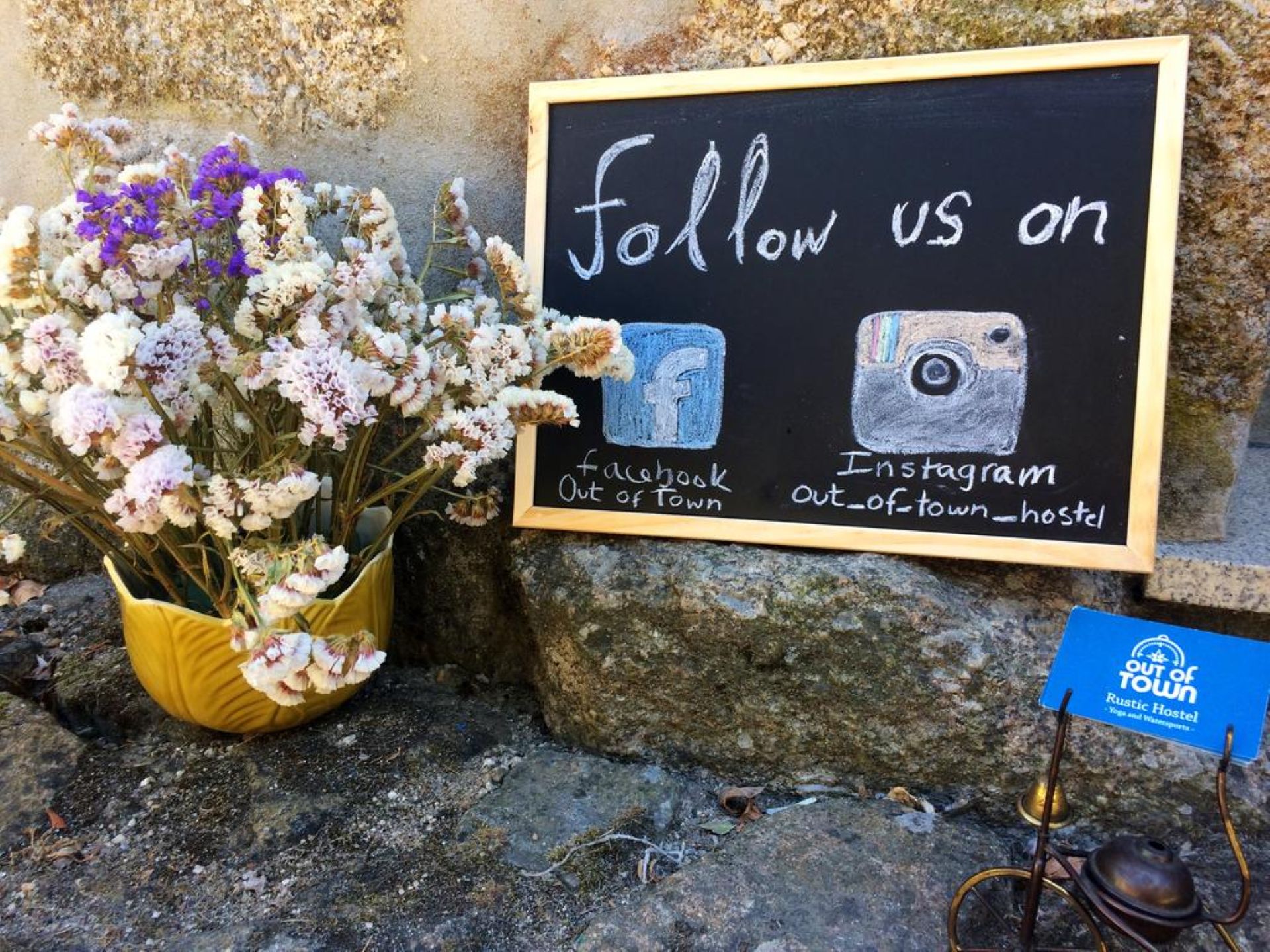 Out of Town – Rustic Hostel